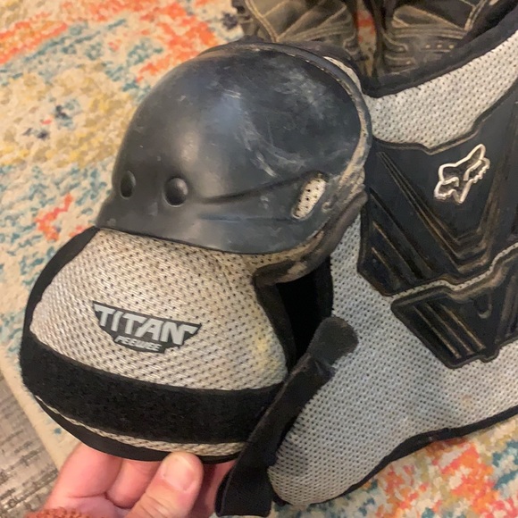 Boys size 3 riding boots - Picture 2 of 9